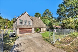 13392 Southshore Dr in Conroe, TX - Building Photo - Building Photo