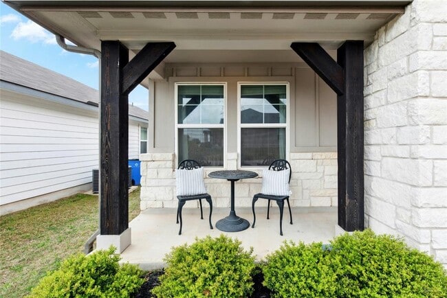 806 Vineyard Falls Rd in Austin, TX - Building Photo - Building Photo