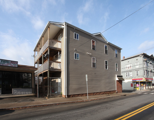 74 Washington Ave in Waterbury, CT - Building Photo - Building Photo