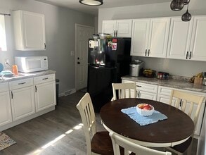 4006 Essex Ave in Erie, PA - Foto de edificio - Building Photo