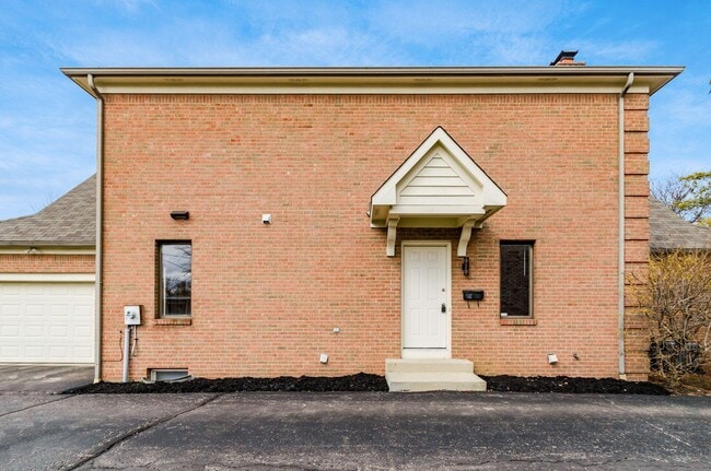 4841 Dierker Rd in Upper Arlington, OH - Building Photo - Building Photo