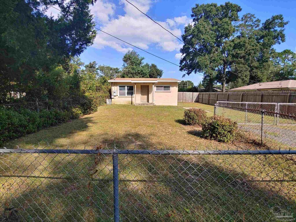 604 N 70th Ave in Pensacola, FL - Building Photo