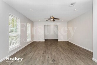 24707 Wilderness Rd in Spring, TX - Foto de edificio - Building Photo