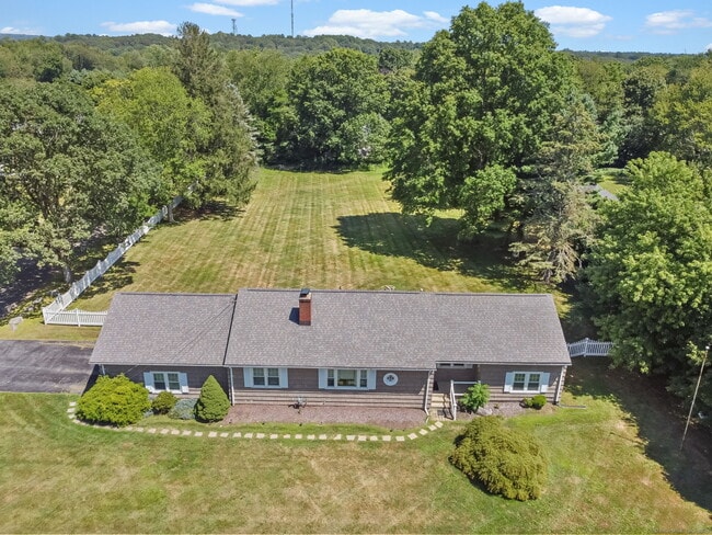 918 Daniels Farm Rd