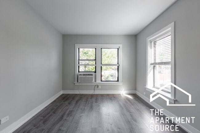 property at 707 W Brompton Ave