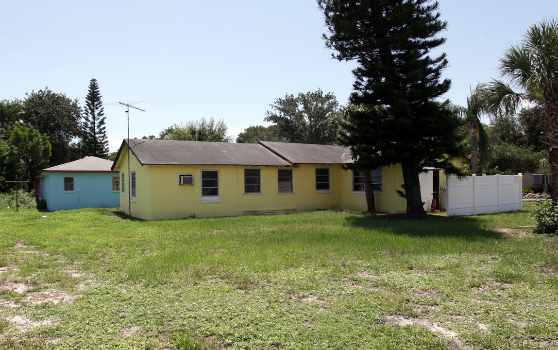 Seminole Apartments in Venice, FL - Building Photo