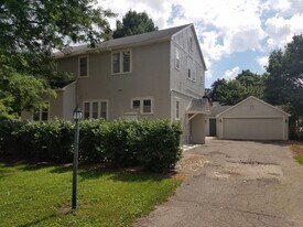 400-402 2nd St SW in Austin, MN - Building Photo