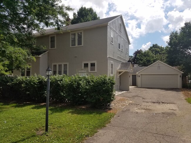 property at 400-402 2nd St SW