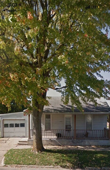 1213 N Eastern Ave in Connersville, IN - Building Photo