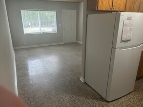 5043 Clouse Rd in West Palm Beach, FL - Building Photo - Building Photo