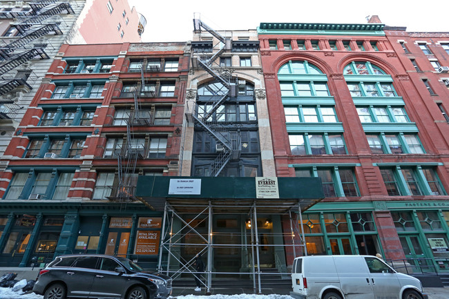 156 Franklin St in New York, NY - Building Photo - Building Photo