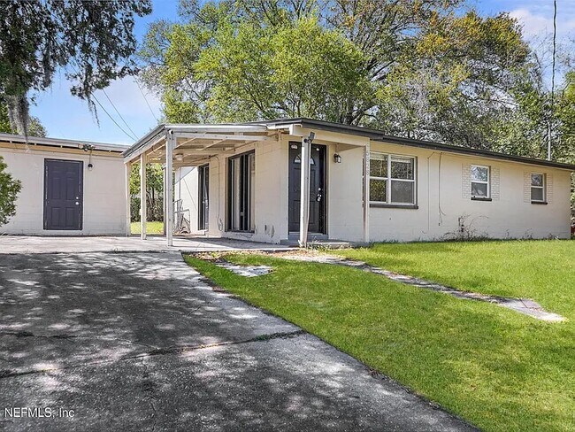 property at 5829 Ensenada Rd