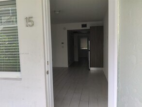 740 Meridian Ave in Miami Beach, FL - Building Photo - Building Photo