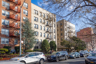 415 Ocean Pky in Brooklyn, NY - Building Photo - Building Photo