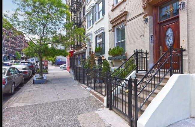 property at 1598 Lexington Ave