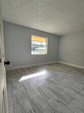 2134 Sibley Ave in Fort Pierce, FL - Foto de edificio - Building Photo