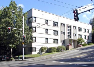 Bay Ridge Court (Cobblestone Court) in Seattle, WA - Building Photo - Other