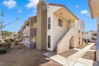 511 Bass Dr in Henderson, NV - Building Photo - Building Photo