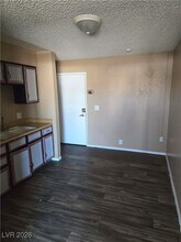 305 N 10th St in Las Vegas, NV - Foto de edificio - Building Photo