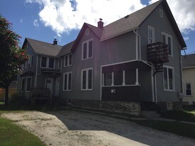 1411 Marshall St, Unit 1 in Manitowoc, WI - Building Photo