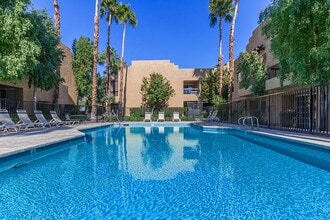 Palos Verdes Villas in Palm Springs, CA - Foto de edificio - Building Photo