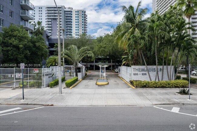 property at 800 N Miami Ave