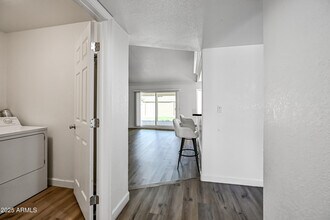 3262 W Angela Dr in Phoenix, AZ - Building Photo - Building Photo