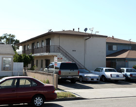 6029 Cherry Ave in Long Beach, CA - Building Photo - Building Photo