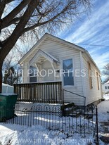 832 Warsaw Ave in St. Joseph, MO - Building Photo