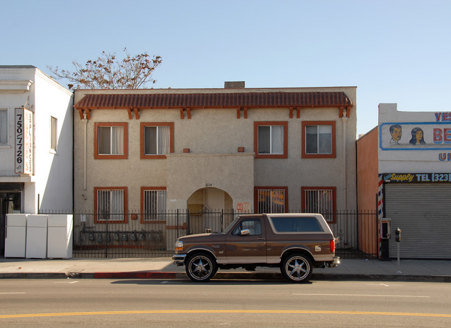 6114 S Broadway in Los Angeles, CA - Building Photo - Building Photo