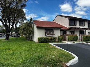 13350 SW 88th Ter in Miami, FL - Building Photo - Building Photo
