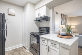 Lake Pointe in Melbourne, FL - Building Photo - Interior Photo