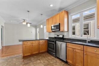 11 Woodlawn St, Unit 1 in Boston, MA - Building Photo - Building Photo