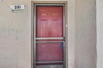 681 Royston Ln in Hayward, CA - Building Photo - Building Photo