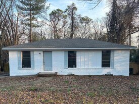 2711 Monticello Dr NW in Huntsville, AL - Building Photo