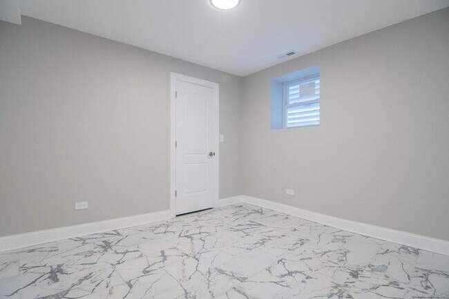 1509 N Kostner Ave in Chicago, IL - Building Photo - Building Photo