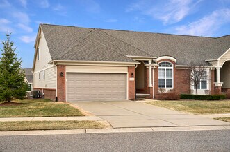 21868 Kensett Dr in Macomb, MI - Building Photo - Building Photo