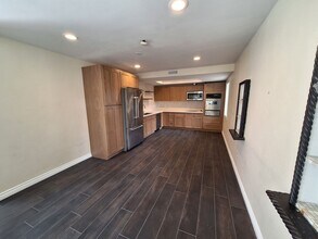 2305 Rockefeller Ln in Redondo Beach, CA - Building Photo - Building Photo