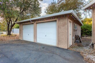 3274 Quartz Hill Rd in Redding, CA - Building Photo - Building Photo