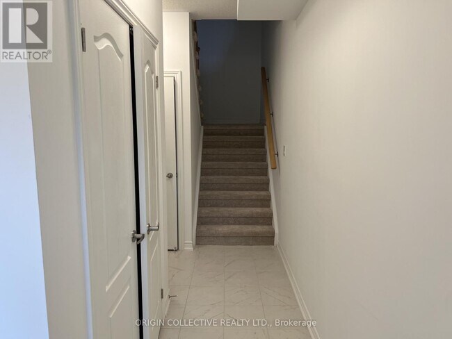 34 Milson Cres in Essa, ON - Building Photo - Building Photo