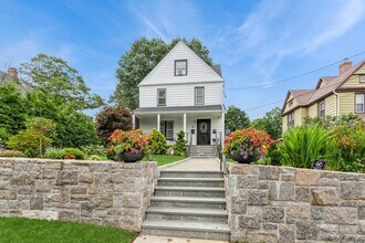 60 Rockdale Ave in New Rochelle, NY - Building Photo - Building Photo