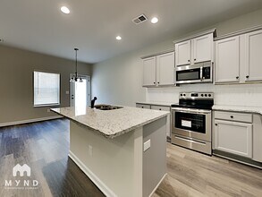 6063 Oak Bend Ct in Riverdale, GA - Foto de edificio - Building Photo