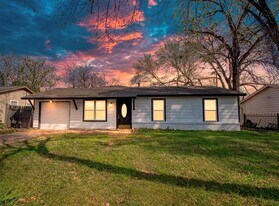 307 Dee Ln in Arlington, TX - Building Photo