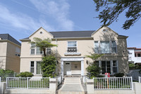 133 S Crescent Dr in Beverly Hills, CA - Foto de edificio - Building Photo