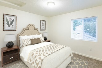 Fairview Court Townhomes in Vancouver, WA - Foto de edificio - Building Photo