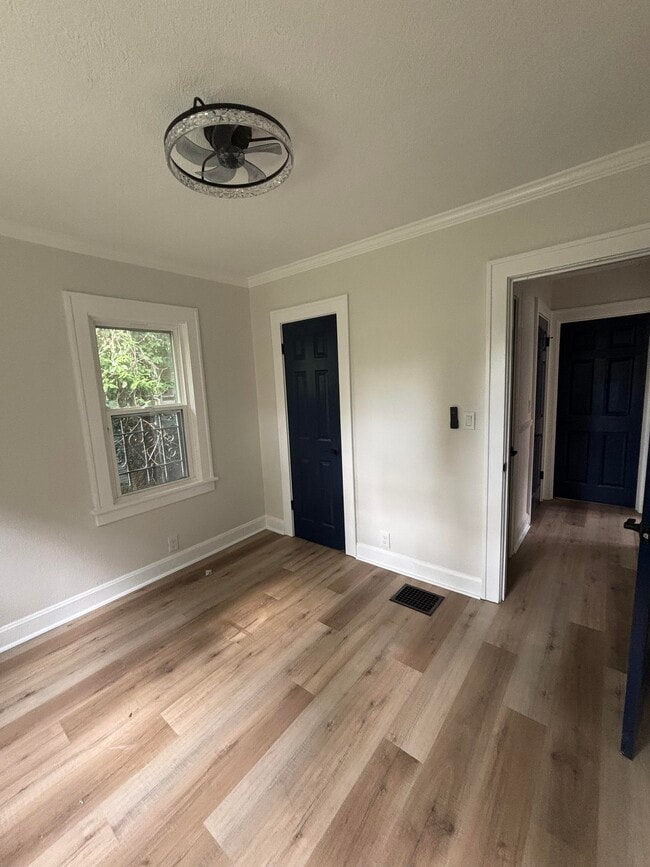 6810 S Benton Ave in Kansas City, MO - Building Photo - Building Photo