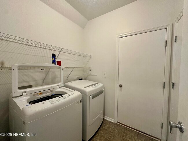 5922 Bartram Village Dr in Jacksonville, FL - Building Photo - Building Photo