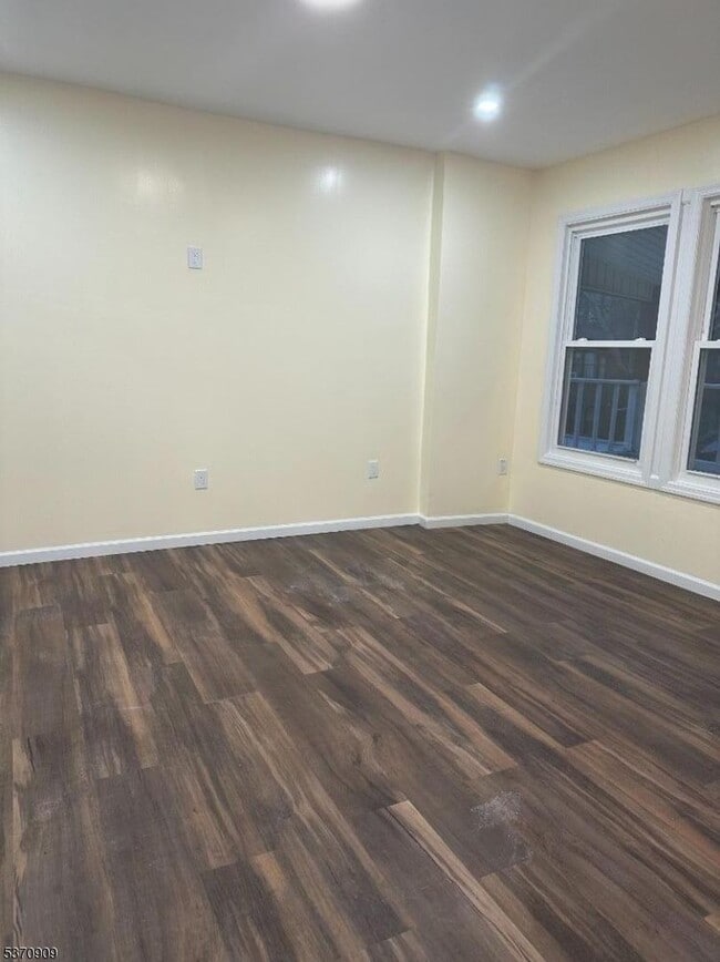 120 N 14th St in East Orange, NJ - Building Photo - Building Photo