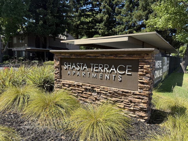 Shasta Terrace in Vacaville, CA - Building Photo - Building Photo