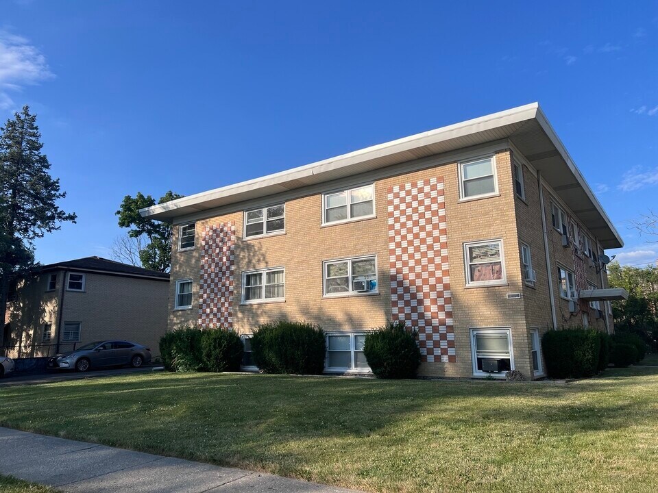 10931 S Lloyd Dr in Worth, IL - Foto de edificio